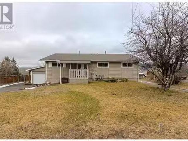 House for sale in 100 Mile House, British Columbia