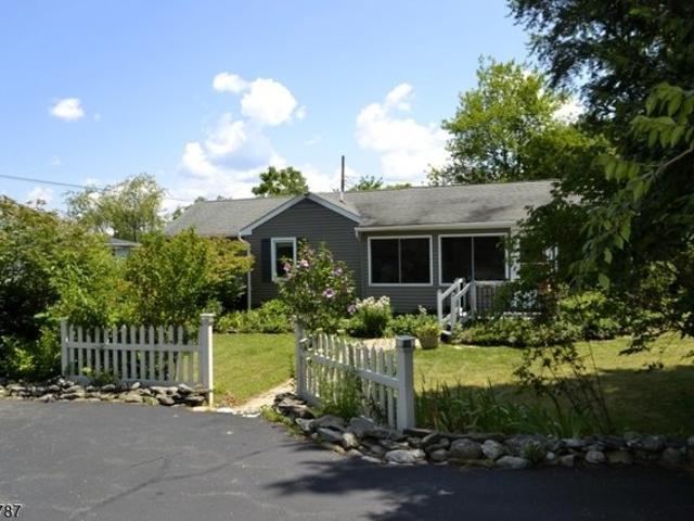 House for sale in Hampton, New Jersey