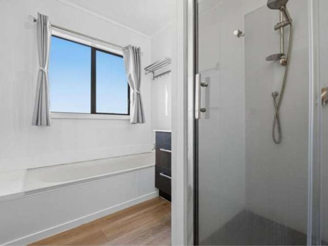 House for sale in Oratia