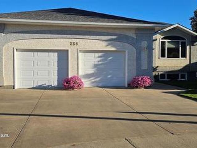 House for sale in Warman, Saskatchewan