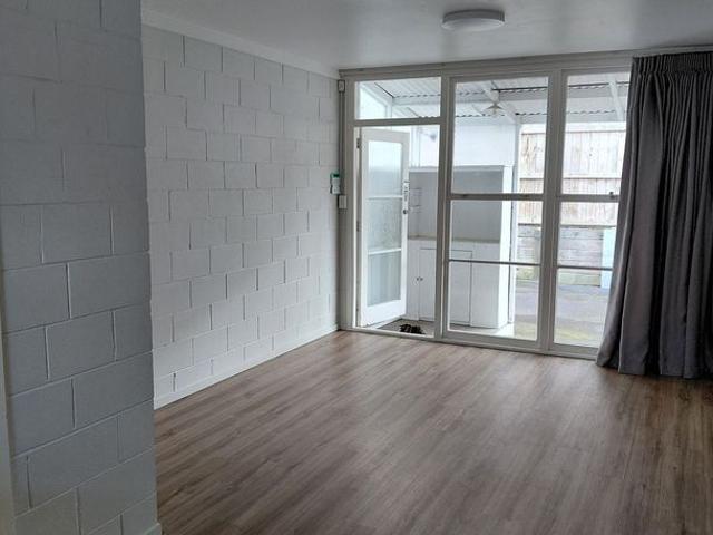 Apartment for rent in Mount Wellington, Oroua County