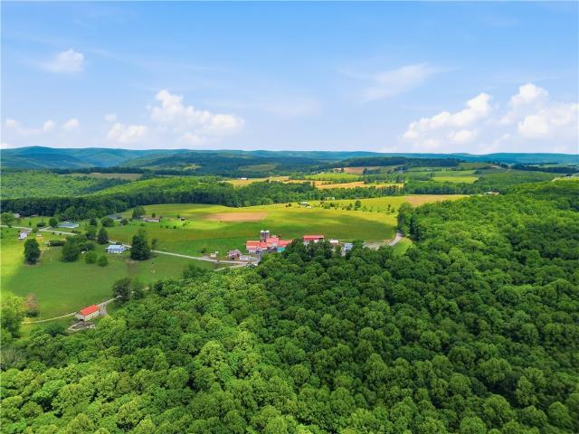 House for sale in Mill Run, Pennsylvania