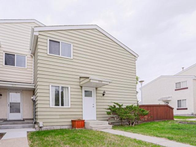 Townhouse for sale in Wedgewood, Alberta
