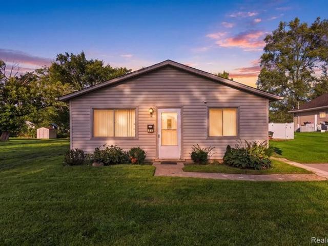 House for sale in Pontiac, Oakland County
