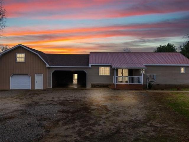 House for sale in Brownsville, Kentucky