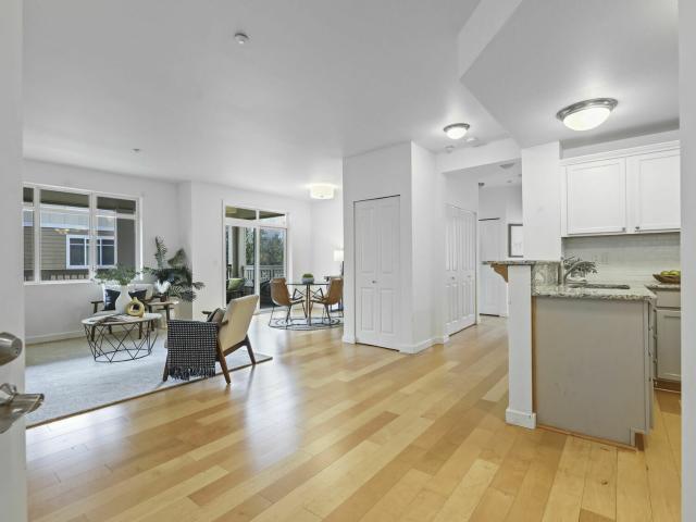 Condo for sale in Redmond