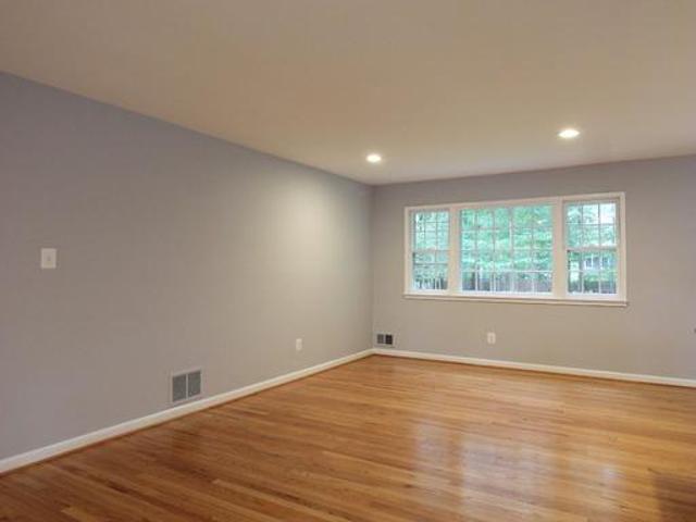House for sale in Stonewall Manor, Merrifield