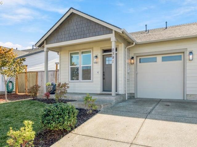 Townhouse for sale in Junction City, Lane County