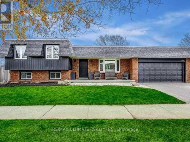 House for sale in Bronte Station, Oakville