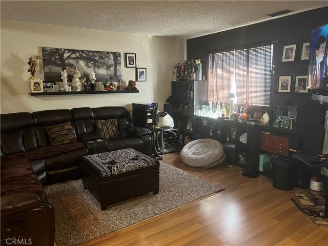 Townhouse for sale in Pomona, Los Angeles County