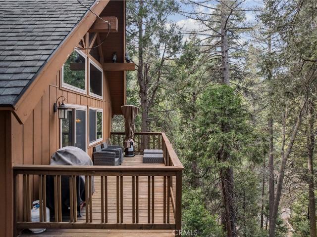 House for sale in Cedarpines Park, California