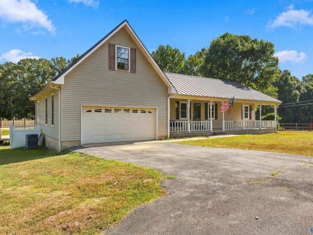 House for sale in Edmond, Town Creek