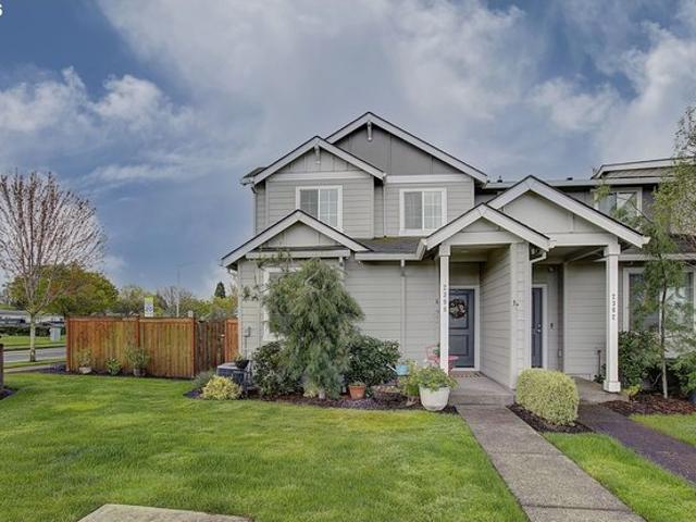 Townhouse for sale in Oregonia