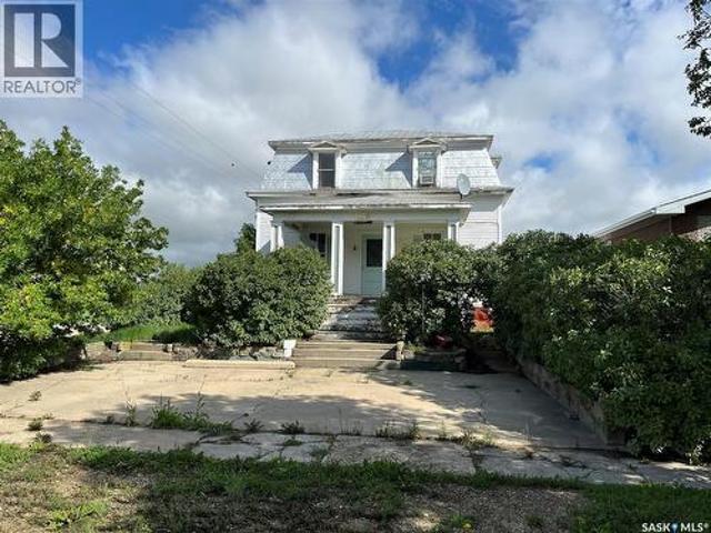 House for sale in Gravelbourg, Saskatchewan