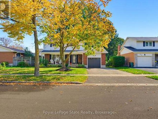 House for sale in Heritage Park, Kitchener