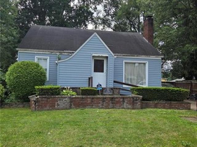 House for sale in Campbell, Ohio