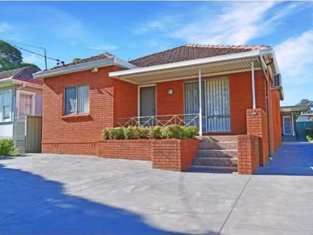 House for rent in Chester Hill