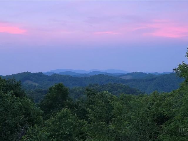 House for sale in Lansing, North Carolina