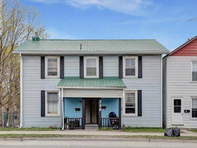 House for sale in Ontario