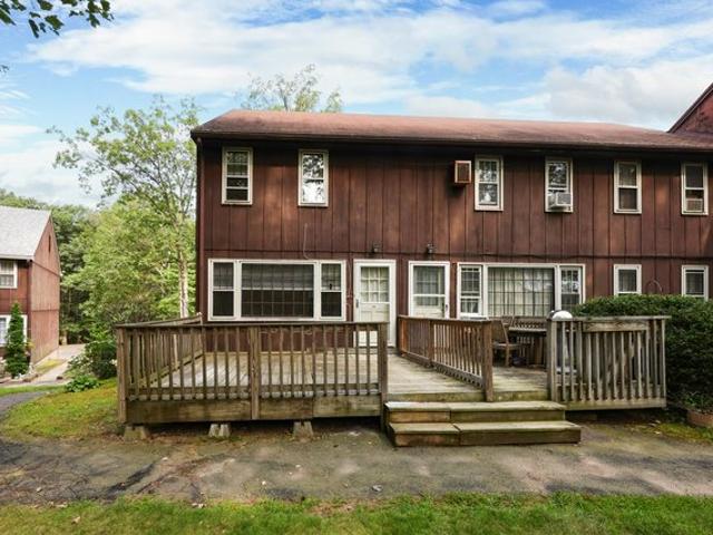 Townhouse for sale in Avon, Connecticut