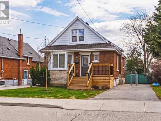House for sale in Ancaster, Ontario