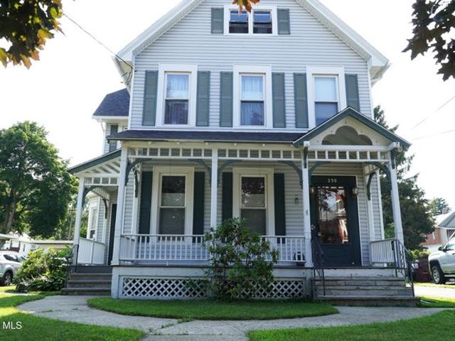 House for sale in Saratoga, New York