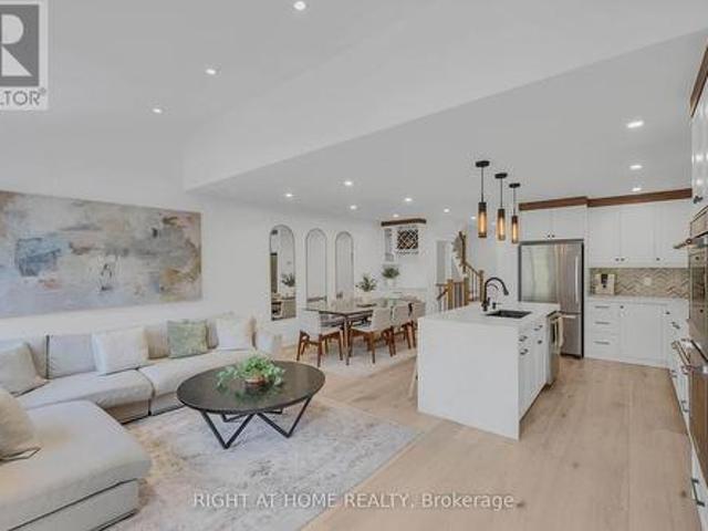 Townhouse for sale in Mississauga, Ontario