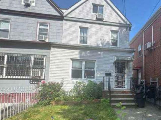 House for sale in Queens, Arverne