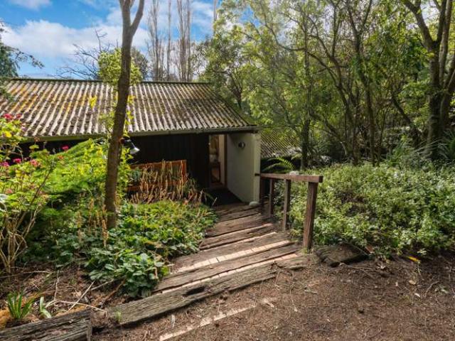 House for sale in Otakou