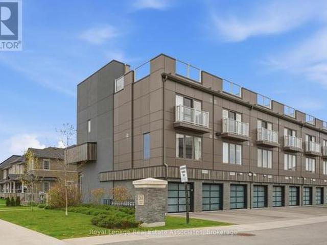 Townhouse for sale in Ancaster, Ontario