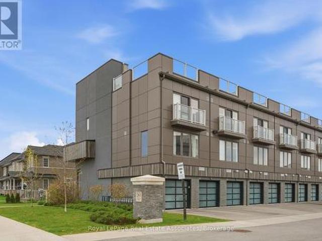 Townhouse for sale in Ancaster, Ontario