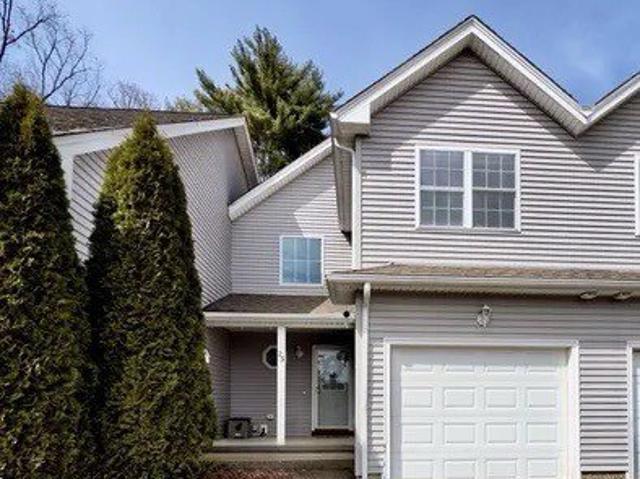 Townhouse for rent in Hampden, Massachusetts