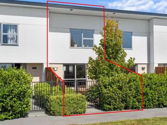 House for sale in Chaslands, Canterbury