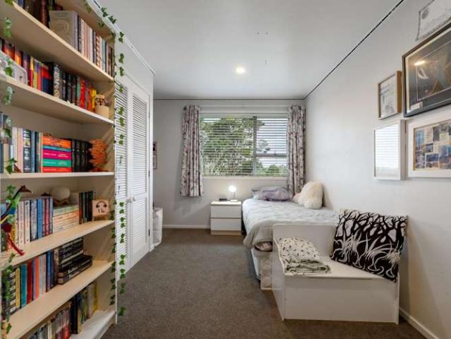 House for sale in Oratia