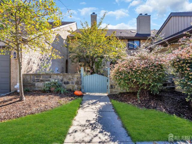 Townhouse for sale in The Grande at Ashford, Plainsboro Township