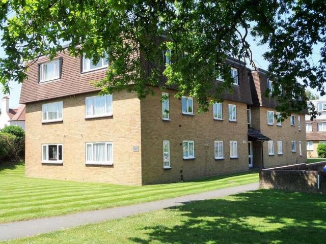 Apartment for rent in Perryfields, West Sussex