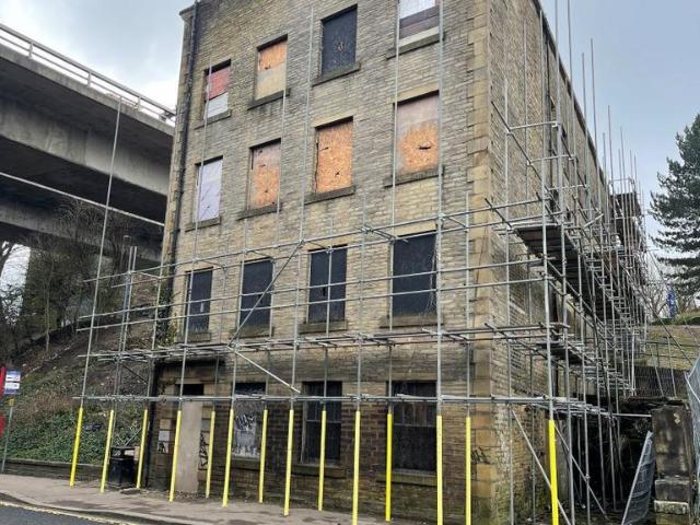 Flat for sale in Boothtown, Halifax