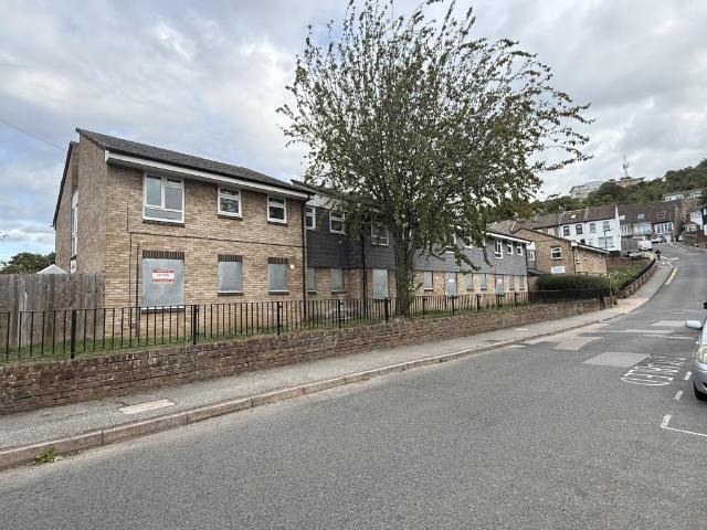 Flat for sale in Luton, Chatham