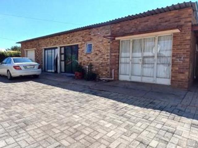 House for sale in Klerksdorp, Matlosana Local Municipality