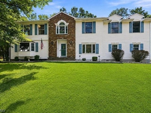 House for sale in Morris Plains, New Jersey