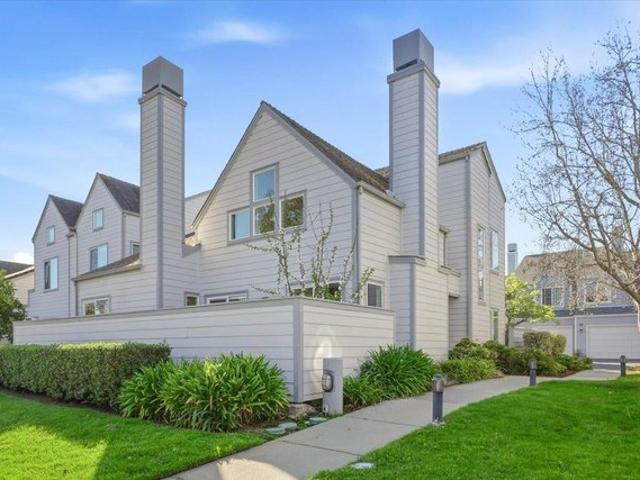 Townhouse for sale in San Mateo, California