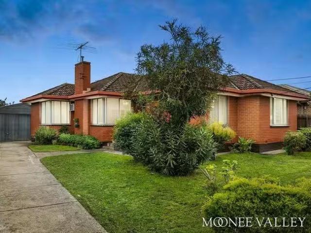 House for rent in Avondale Heights, Victoria