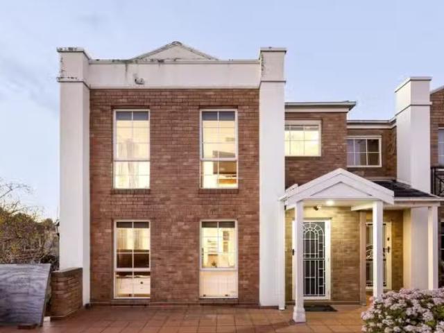 House for rent in Mont Albert North