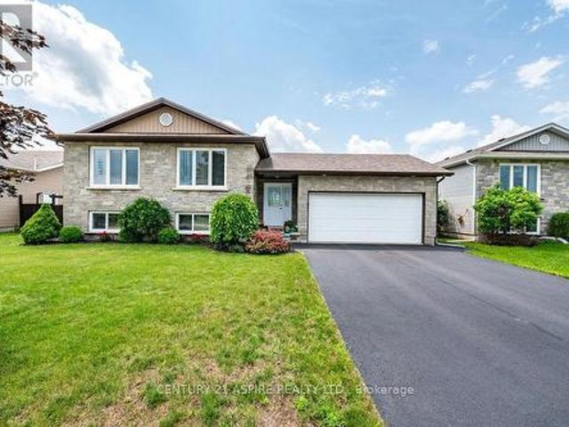 House for sale in Renfrew, Ontario