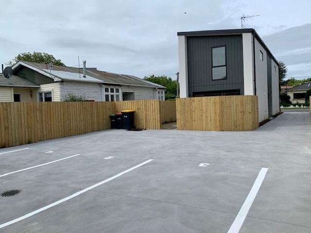 Townhouse for rent in Heathcote, Canterbury