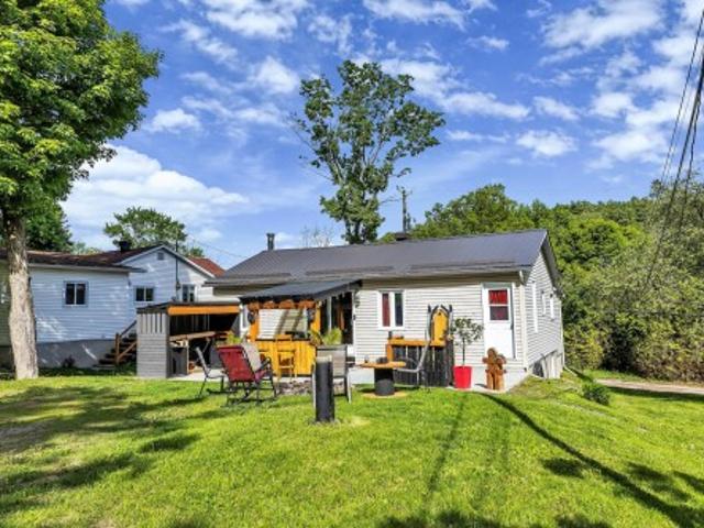 House for sale in Les Collines-de-l'outaouais, Quebec
