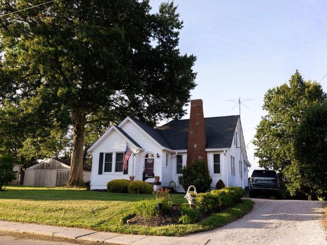 House for sale in Williamstown, Kentucky