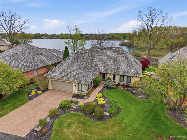 Condo for sale in Fenton, Michigan