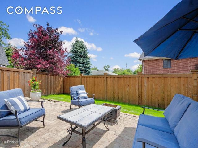 House for sale in Clarendon Hills