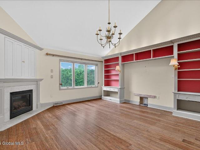 Townhouse for sale in Saratoga Springs
